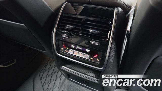 BMW X6M 2025 — photo 33