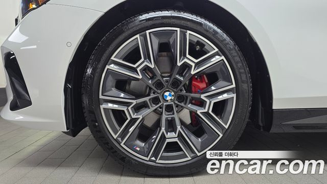 BMW 5-Series 2026 — photo 5