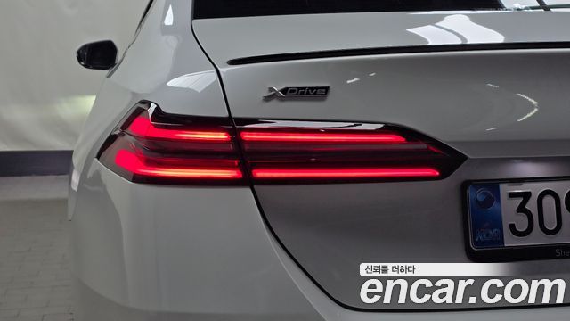 BMW 5-Series 2026 — photo 9