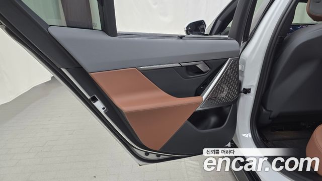 BMW 5-Series 2026 — photo 15