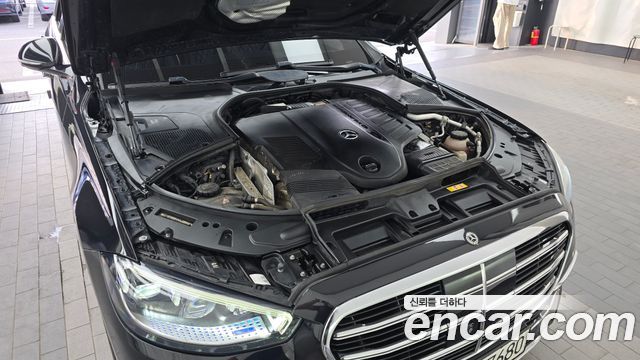 Mercedes-Benz S-Class 2022 — photo 6