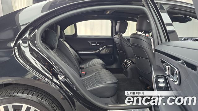 Mercedes-Benz S-Class 2022 — photo 17