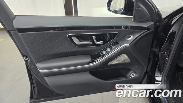 Mercedes-Benz S-Class 2022 — photo 14