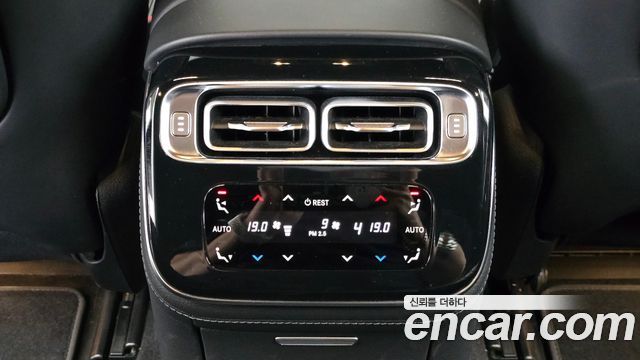 Mercedes-Benz S-Class 2022 — photo 31