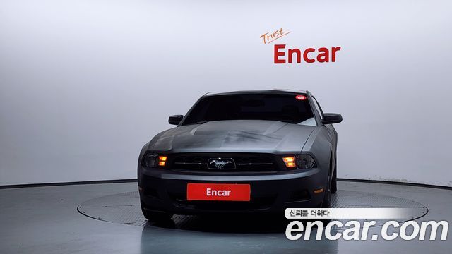 Ford Mustang 2010 — photo 3