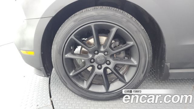 Ford Mustang 2010 — photo 5