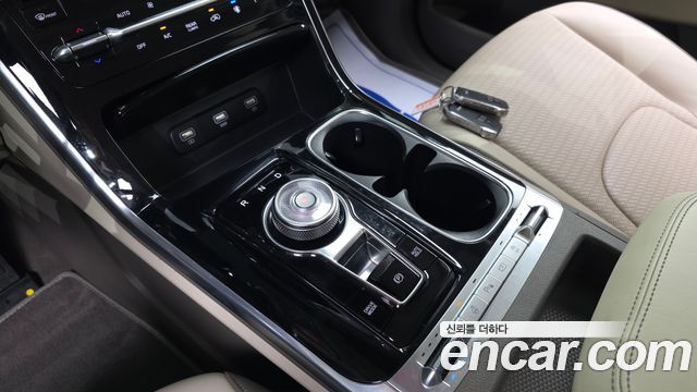 Kia Canival 2021 — photo 9