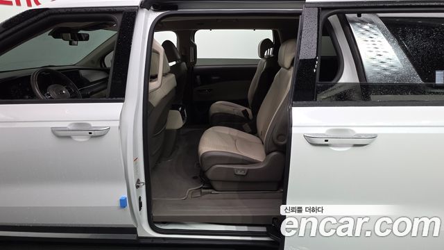 Kia Canival 2021 — photo 11