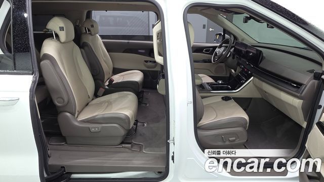 Kia Canival 2021 — photo 12