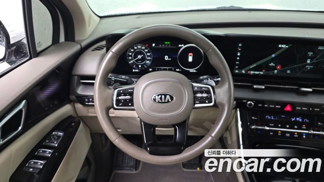 Kia Canival 2021 — photo 14