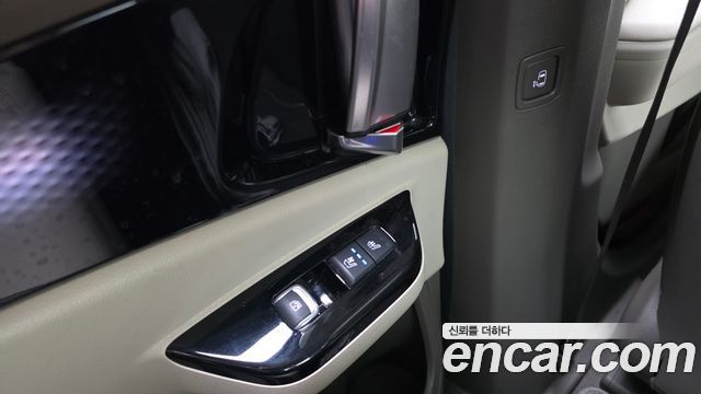 Kia Canival 2021 — photo 19