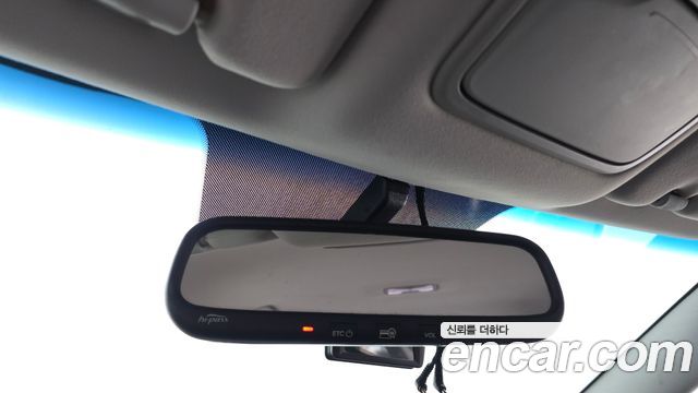 Kia K7 2016 — photo 24