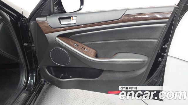 Kia K7 2016 — photo 14