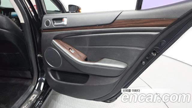 Kia K7 2016 — photo 15