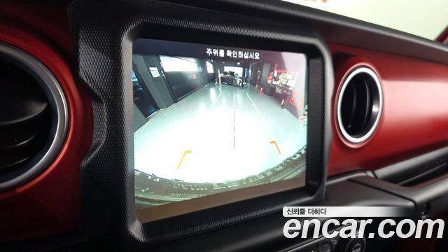 Jeep Wrangler 2018 — photo 21