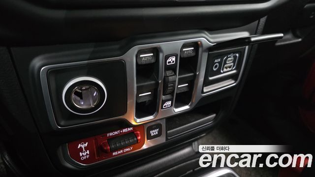 Jeep Wrangler 2018 — photo 23