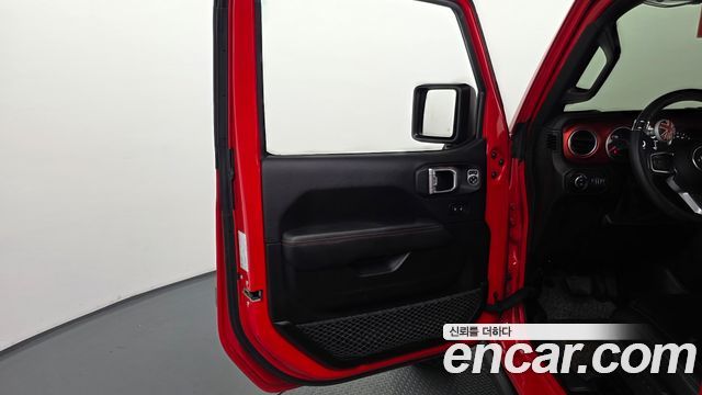 Jeep Wrangler 2018 — photo 14