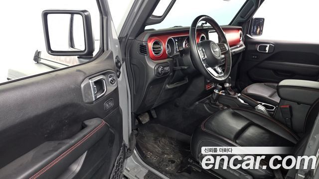 Jeep Wrangler 2019 — photo 13