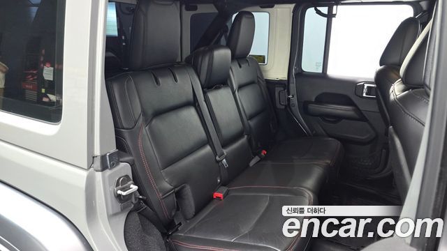Jeep Wrangler 2019 — photo 17