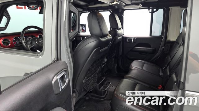 Jeep Wrangler 2019 — photo 18