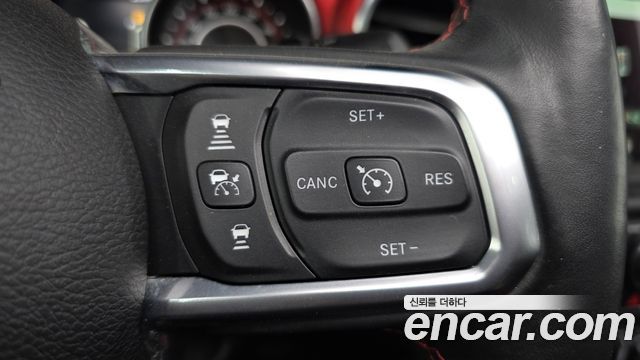 Jeep Wrangler 2019 — photo 24