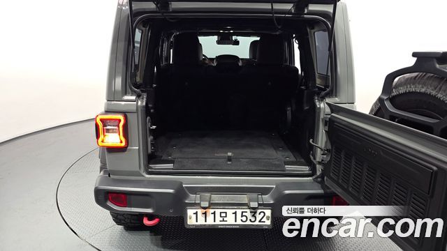 Jeep Wrangler 2019 — photo 26