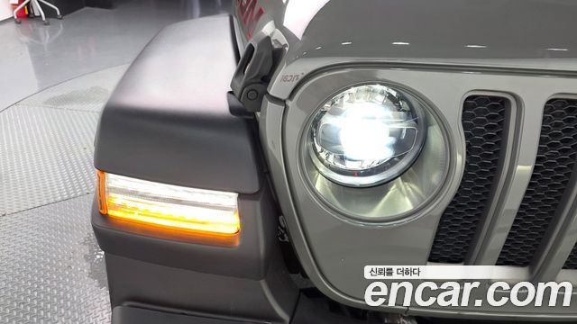 Jeep Wrangler 2019 — photo 8