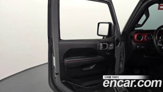 Jeep Wrangler 2019 — photo 14