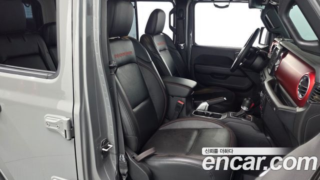 Jeep Wrangler 2019 — photo 16