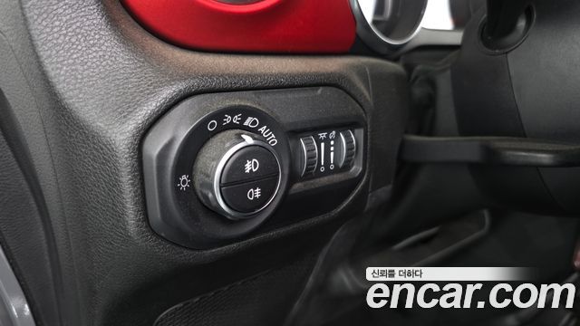 Jeep Wrangler 2019 — photo 28