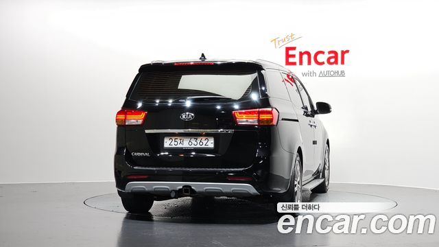 Kia Canival 2018 — photo 4