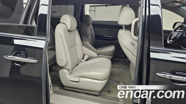 Kia Canival 2018 — photo 17