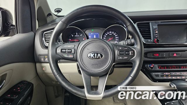 Kia Canival 2018 — photo 19