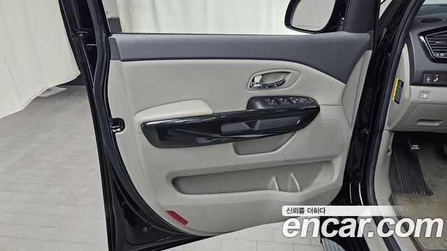 Kia Canival 2018 — photo 14