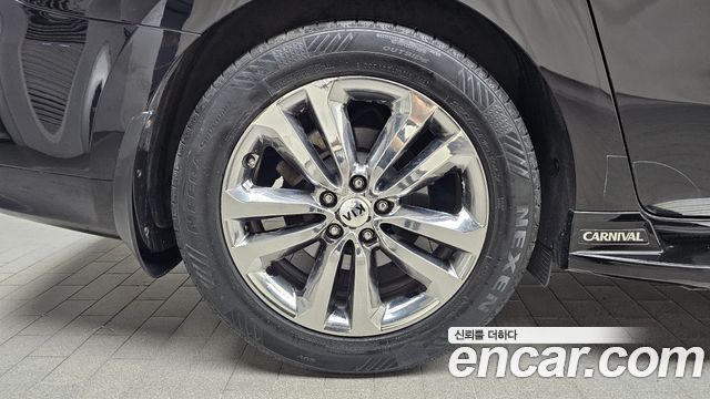 Kia Canival 2018 — photo 15