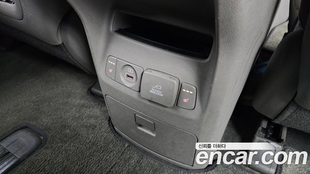 Kia Canival 2018 — photo 31