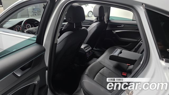 Audi A6 2021 — photo 16