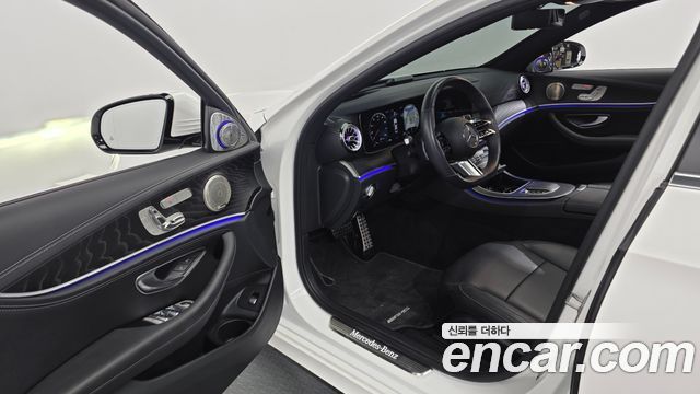 Mercedes-Benz E-Class 2021 — photo 13
