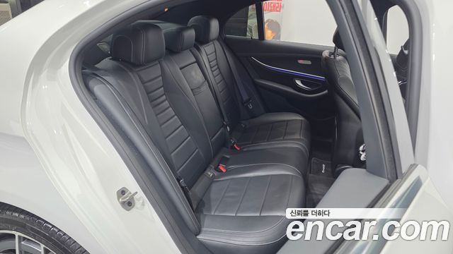 Mercedes-Benz E-Class 2021 — photo 18
