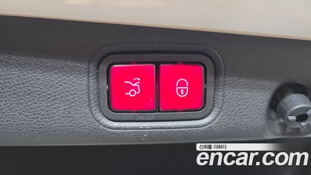 Mercedes-Benz E-Class 2021 — photo 23
