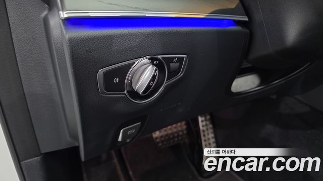 Mercedes-Benz E-Class 2021 — photo 24