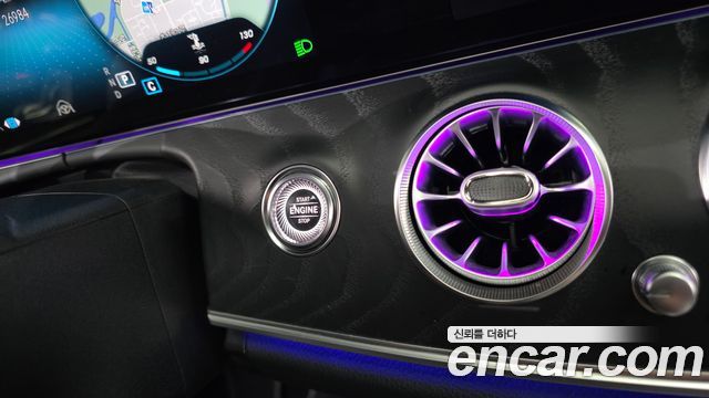 Mercedes-Benz E-Class 2021 — photo 25