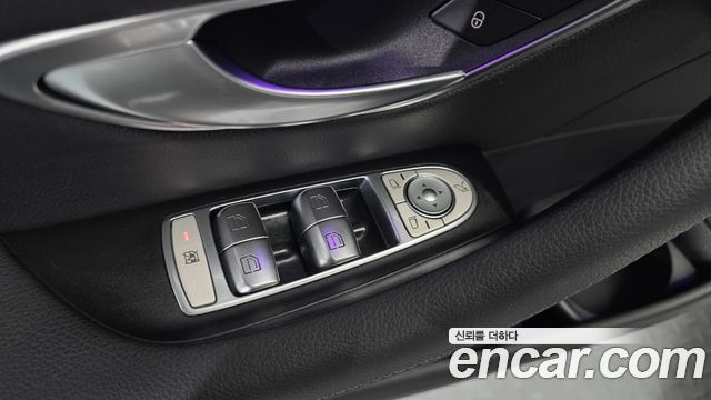 Mercedes-Benz E-Class 2021 — photo 26