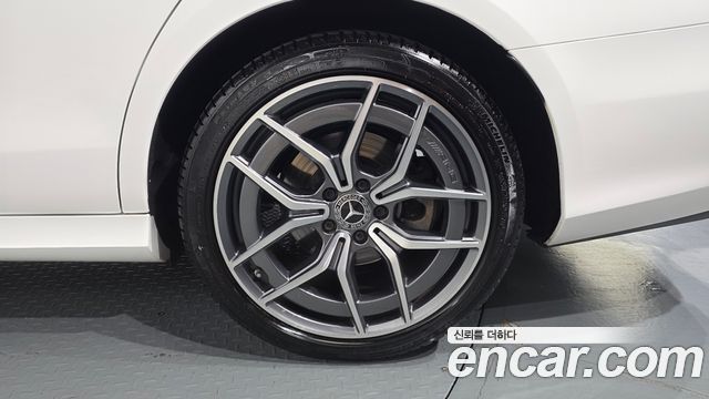 Mercedes-Benz E-Class 2021 — photo 7