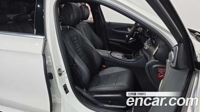 Mercedes-Benz E-Class 2021 — photo 16
