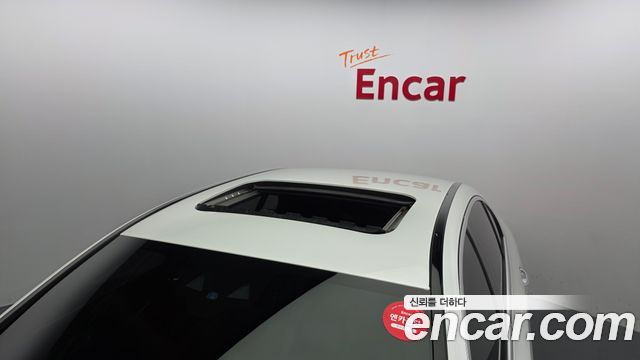 Mercedes-Benz E-Class 2021 — photo 32