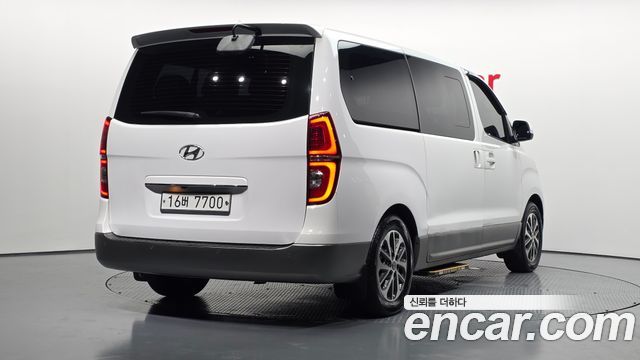 Hyundai Starex 2019 — photo 2