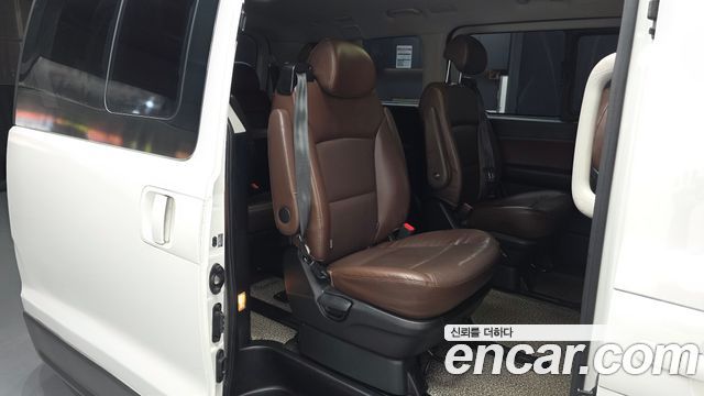 Hyundai Starex 2019 — photo 12