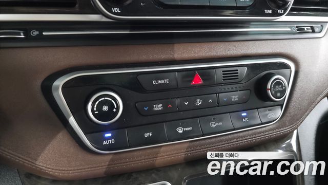 Hyundai Starex 2019 — photo 17
