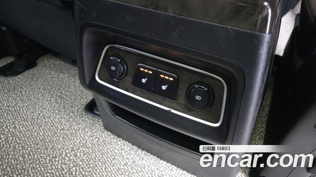 Hyundai Starex 2019 — photo 18